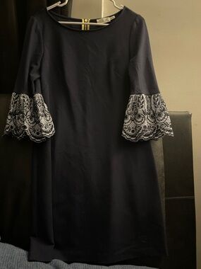 Eliza J dress Women A-line Embroidered Bell Sleeves Zip Back Closure Size 8 NWOT